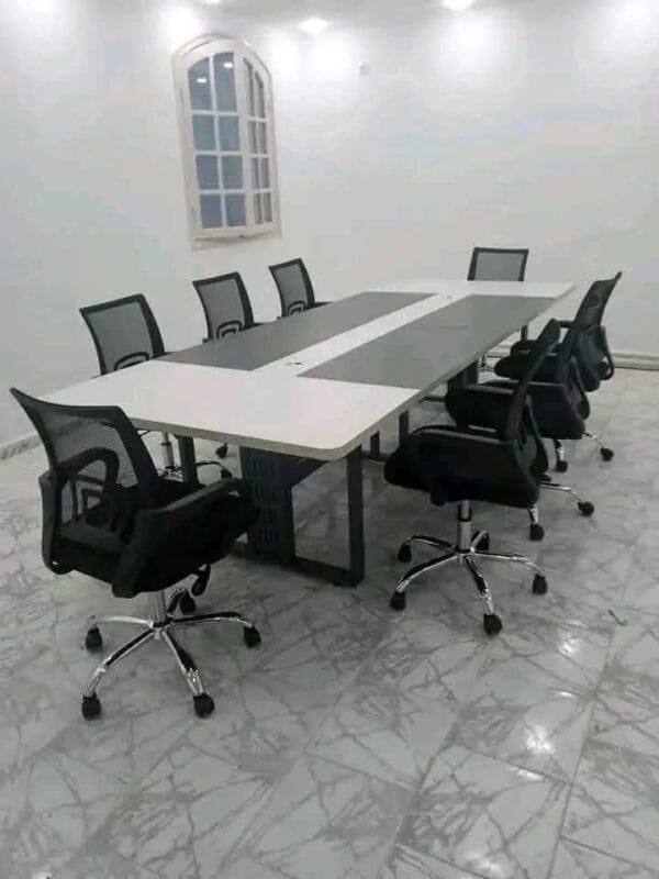 2025/03/1000166931.jpg TABLE DE RÉUNION 3.60M